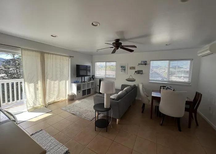 Kailani Loft, Kailua Coconut Grove 1-Bedroom